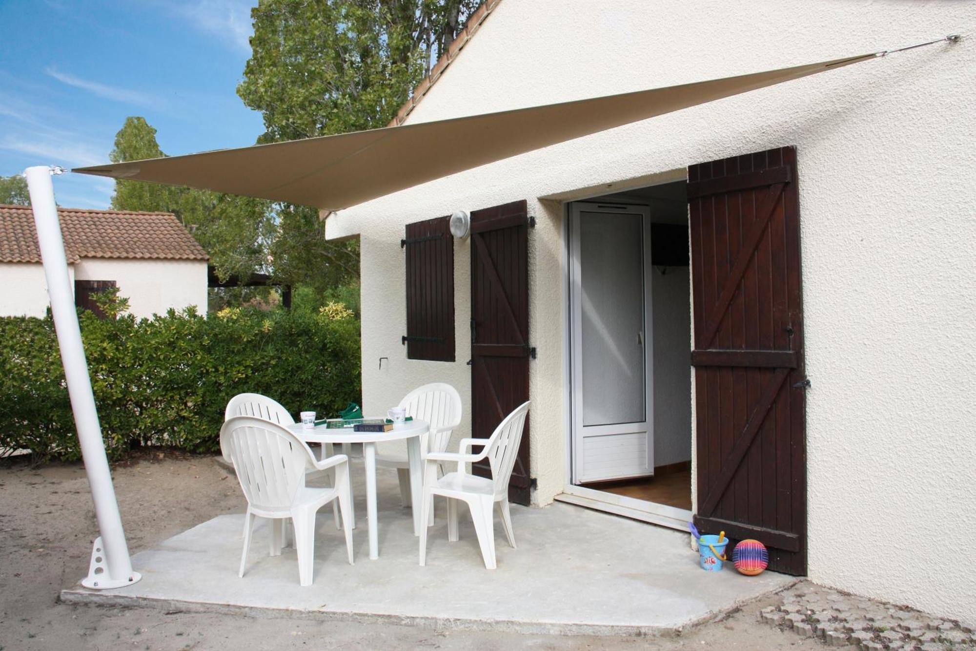 Azureva Le Grau Du Roi Aparthotel Exterior photo